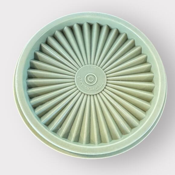 Vintage Tupperware Avocado Green Canister 811-6 MCM Starburst Lid Made in USA - Picture 6 of 9